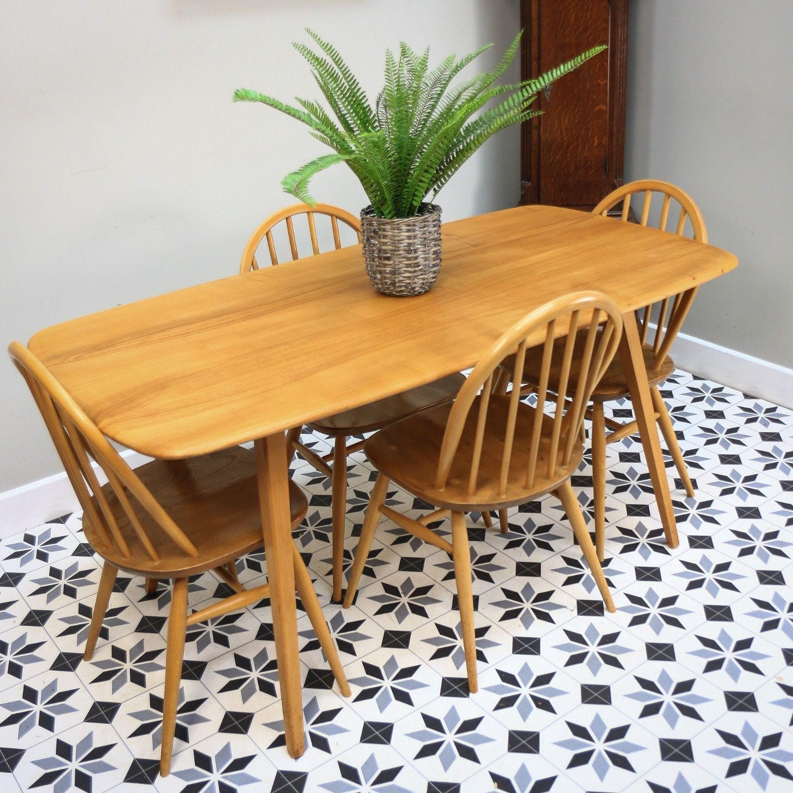 Four Ercol Windsor 370 Dining Chairs With 382 Elm Plank Dining Table photo buy