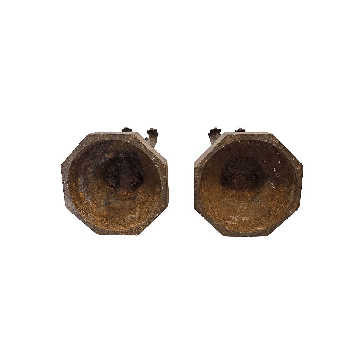 photo furniture Lions en fonte sur piédestaux, époque victorienne, fin du XIXe siècle