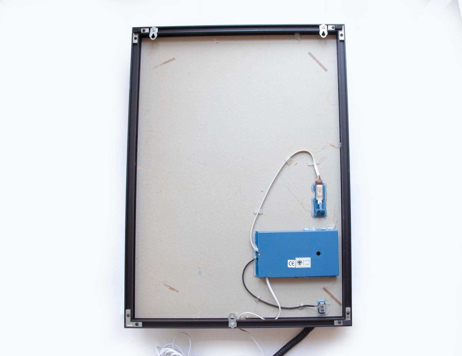 photo furniture Wandkunstwerk uit de jaren '80 met telefoon – Memphis-stijl, postmodern, analoge print