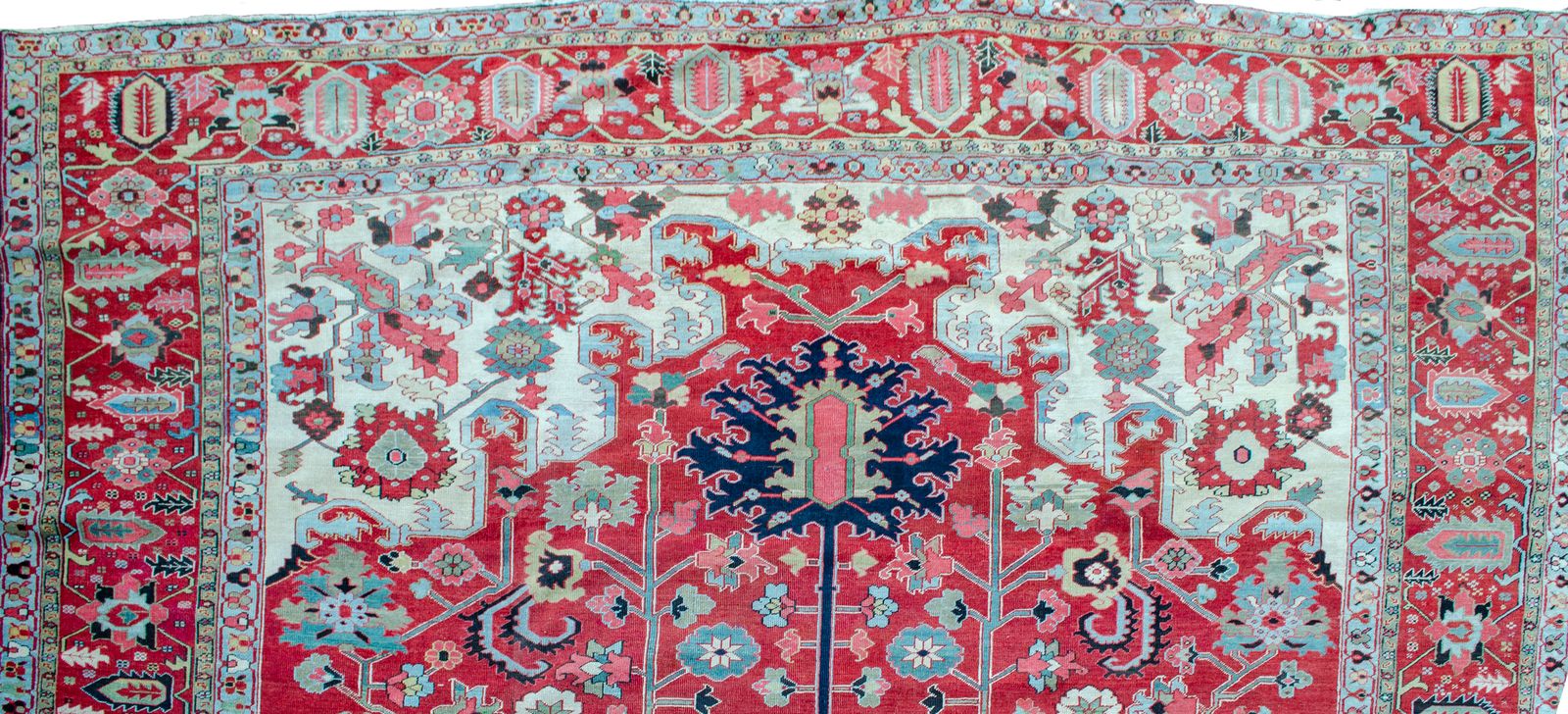 Antique Heriz Carpet 557x360cm photo for sale