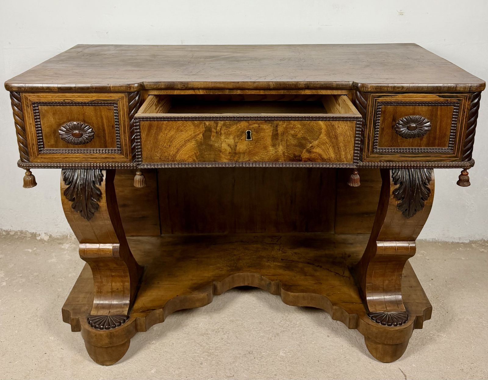 photo furniture Art Deco stijl consoletafel met één lade
