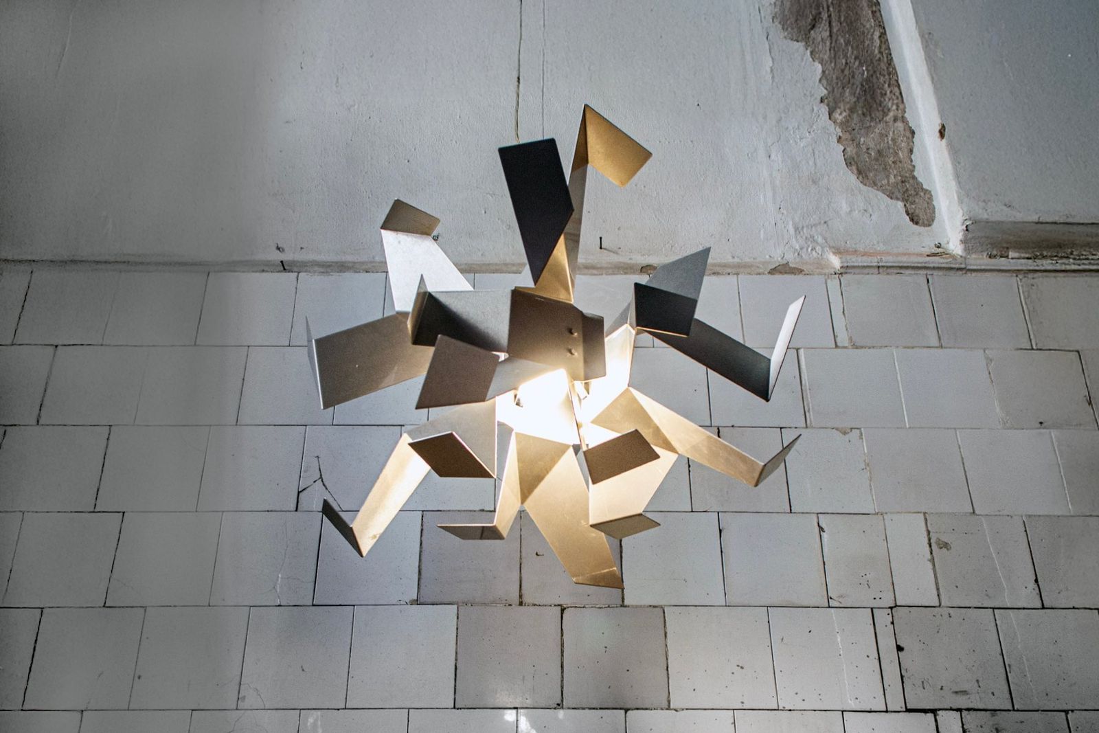 Glow metalen hanglamp van Vicente Garcìa Jiménez en Enrico Franzolini voor Pallucco, jaren 1990 photo for sale