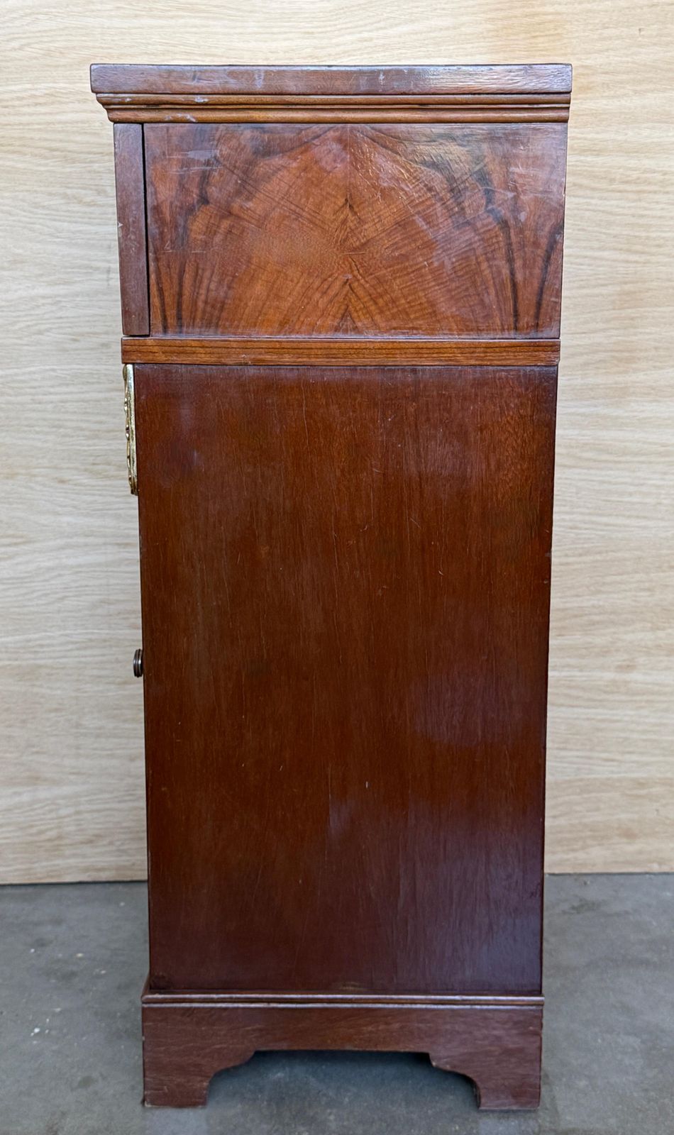 Paire de tables de chevet en acajou marqueté, époque victorienne tardive / édouardienne, vers 1890-1910 photo vintage