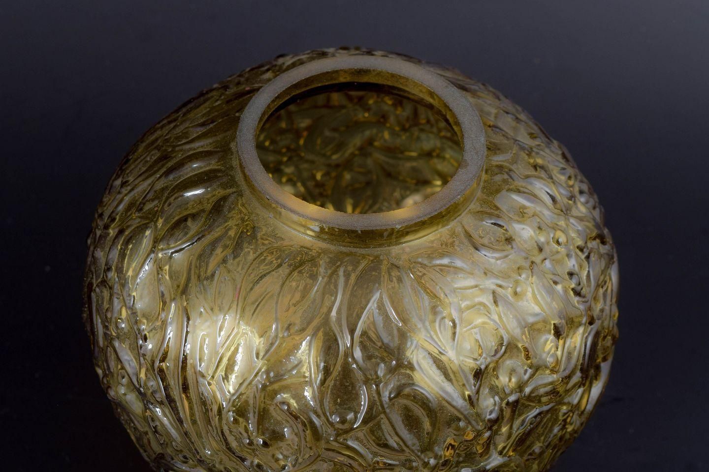 Vaas in Amberkleurig Glas met Diep Gegoten Reliëf. Frankrijk, Midden 20e Eeuw. photo furniture