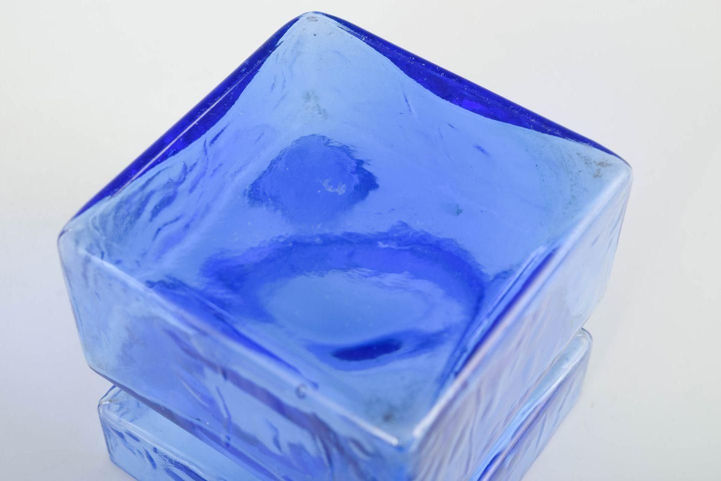 Vase Helena Tynell pour Riihimäen Lasi en verre soufflé bleu transparent, série « Pala » photo Décoration
