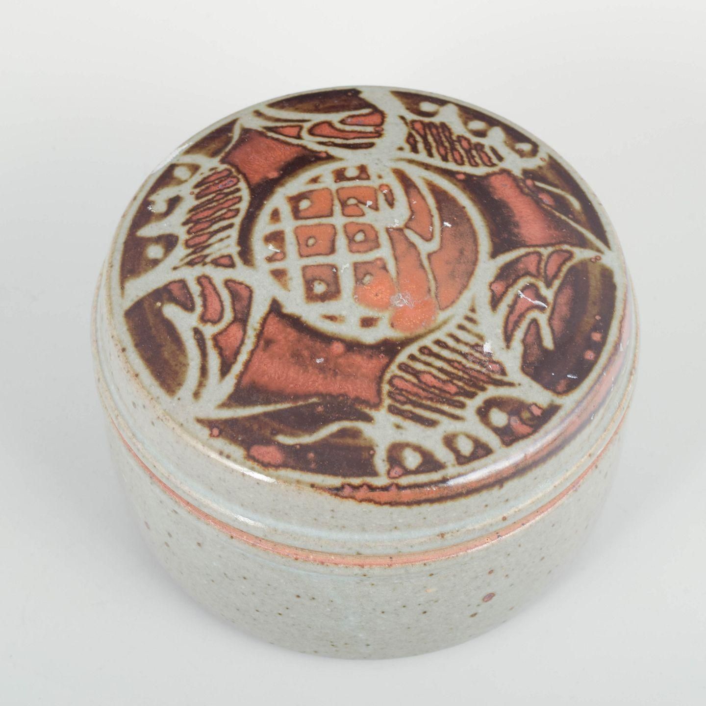Jepson Pottery, USA. Pot à couvercle à décor d'inspiration chinoise. Milieu du XXe siècle. photo furniture