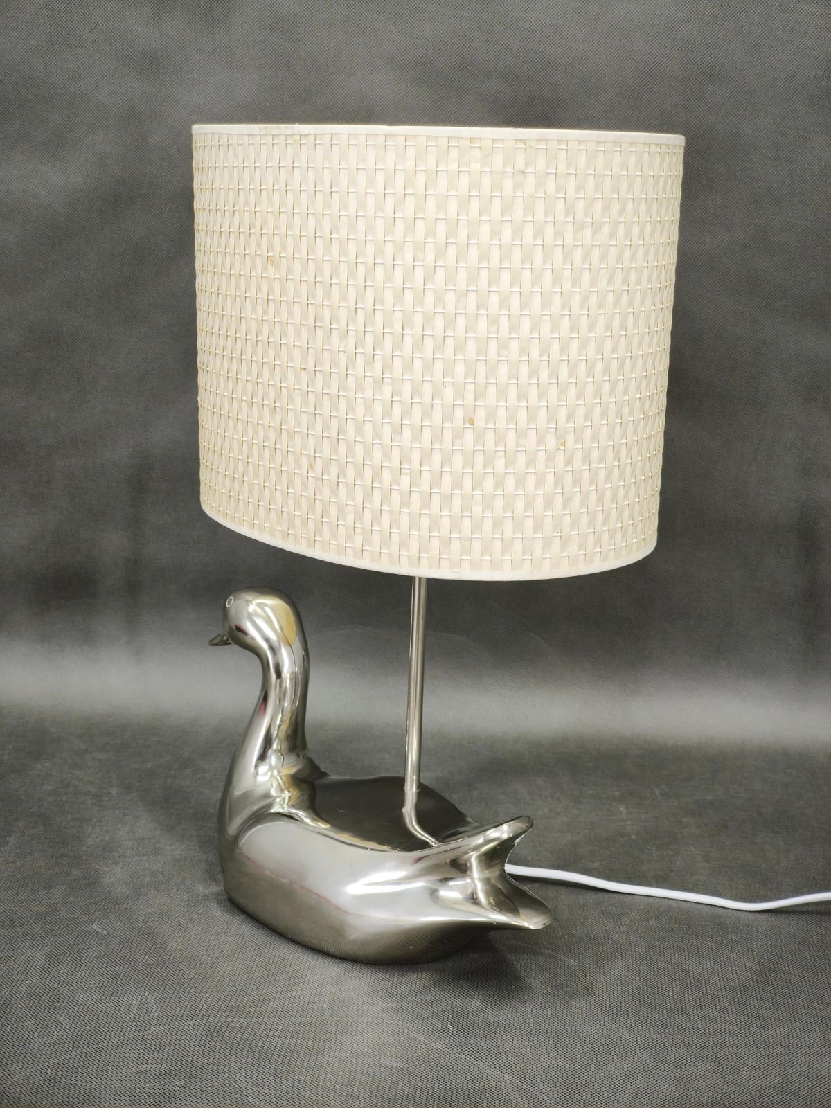 Lampe de table italienne en chrome en forme de canard, avec abat-jour, années 1970 photo furniture
