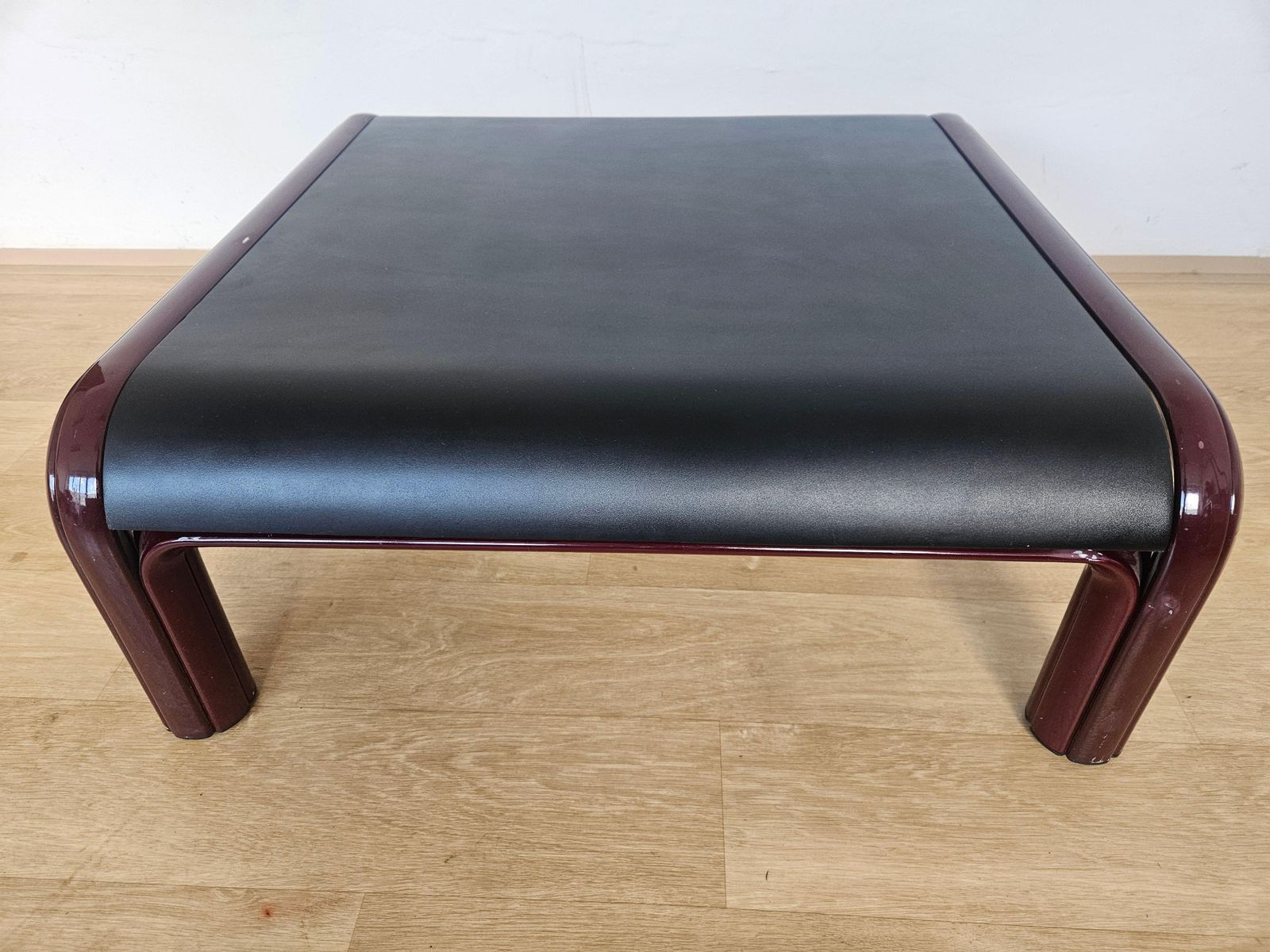 photo for sale Zeldzame mid-century salontafel Orsay, Knoll, Gae Aulenti