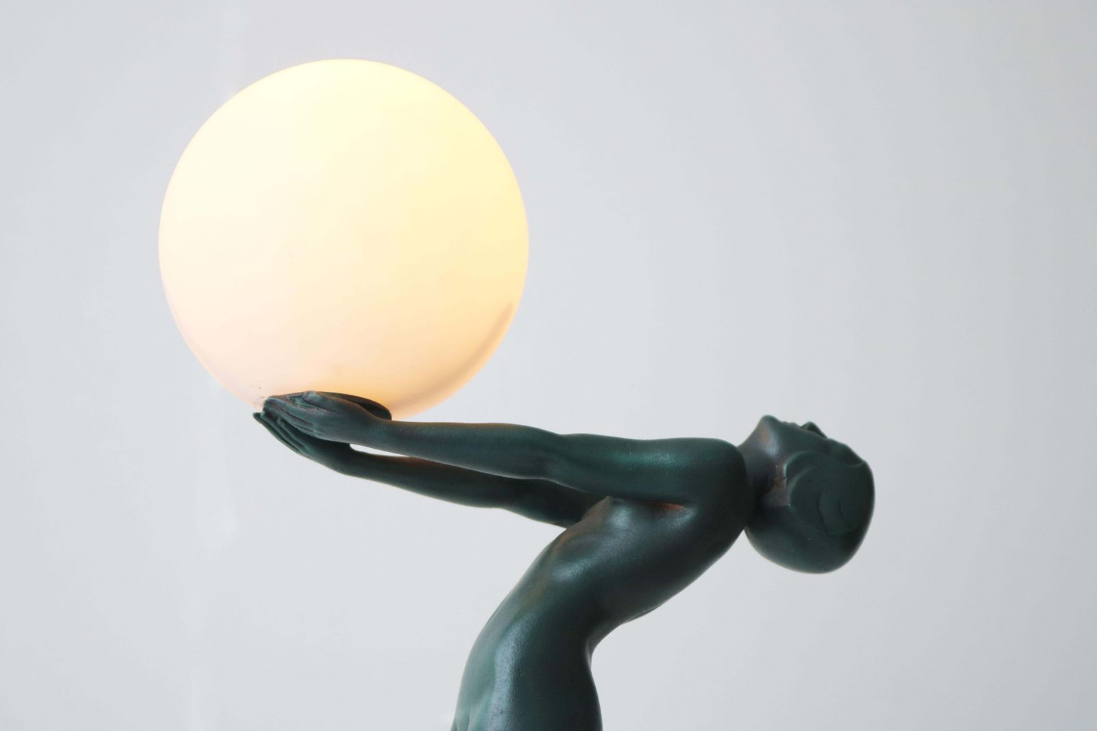 photo furniture Lampe Art déco « Lueur Lumineuse » par Max Le Verrier, France, vers 1930