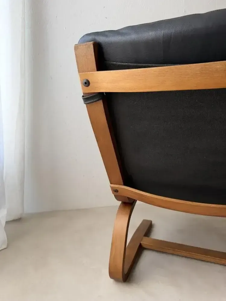 photo furniture Mid-Century Fauteuil in Zwart Leer van Multiplex, jaren 1970