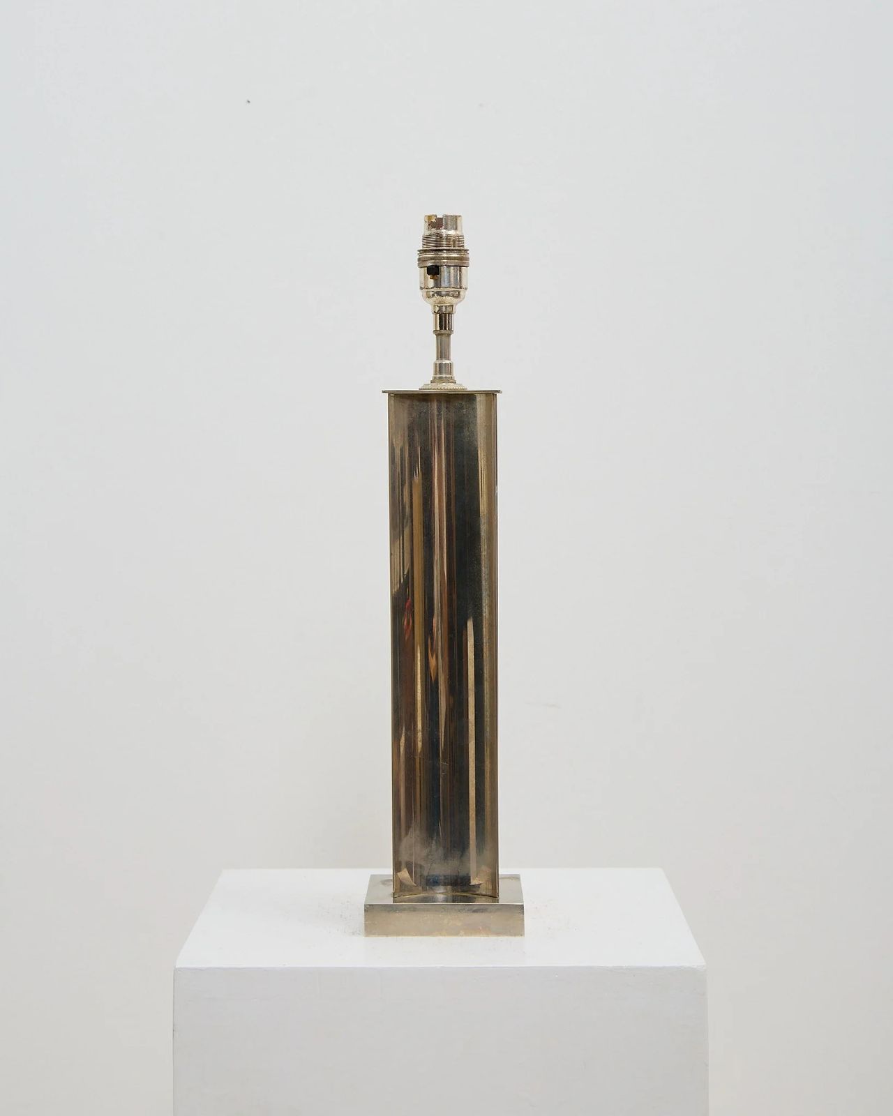 Stijlvolle modernistische lamp, jaren 1960 photo Verlichting