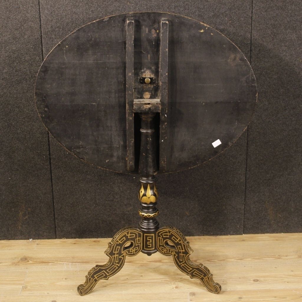 1950.0 Table d'appoint anglaise laquée et peinte, début du XXe siècle photo
