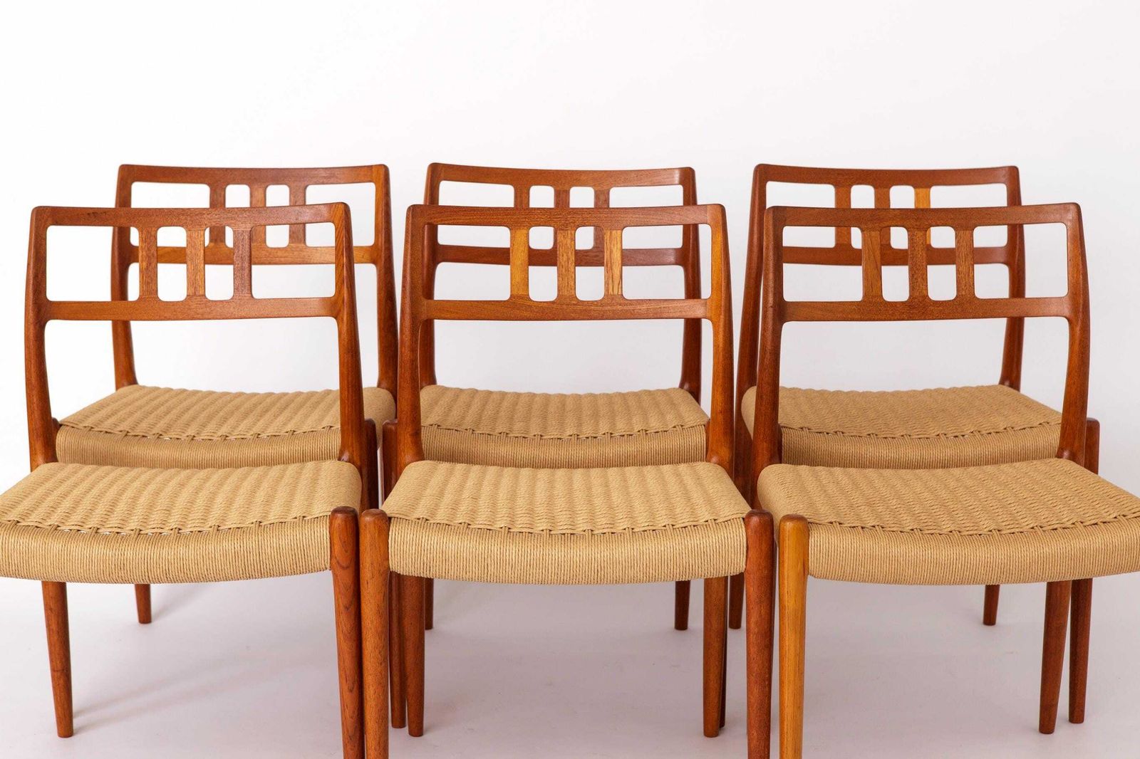 Niels Otto Møller Model 79 stoelen | Set van 6 | Deense teakhouten eetkamerstoelen | Ca. jaren 1960 photo furniture