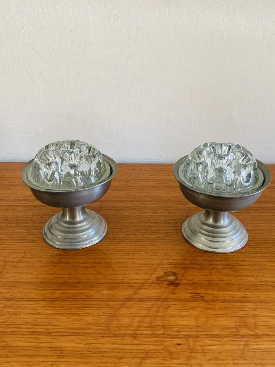 Vintage Franse pique fleurs-vazen met tinnen houders, ca. jaren 1960, set van 2 photo furniture