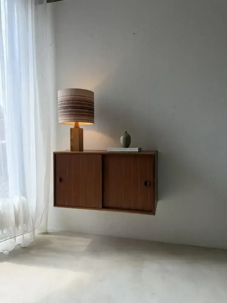 photo vintage Deens teakhouten wanddressoir van HG Furniture, ca. jaren 1960