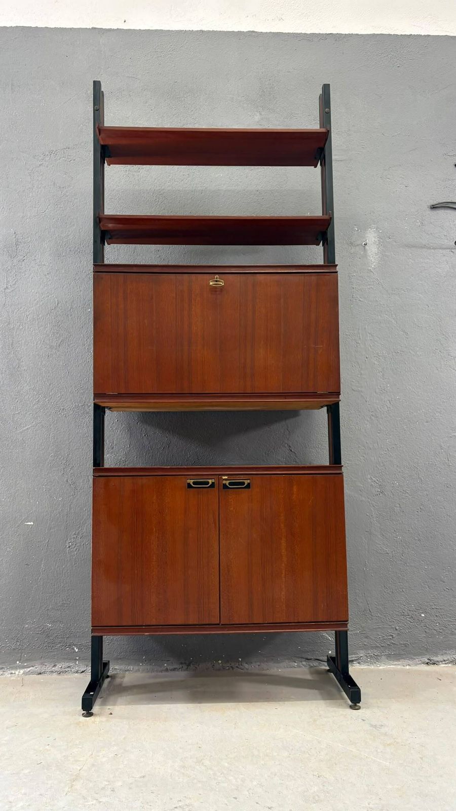 Mid-Century Modern Modulaire Wandkast, Fineer & Zwart Metalen Stellingkast, jaren 1960, Europa photo furniture
