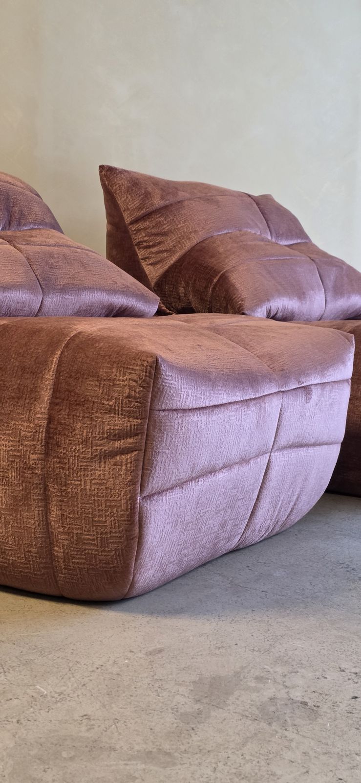 Lot de 2 fauteuils de salon par Marc Held pour Dunlopillo en velours rose, années 1970 photo vintage