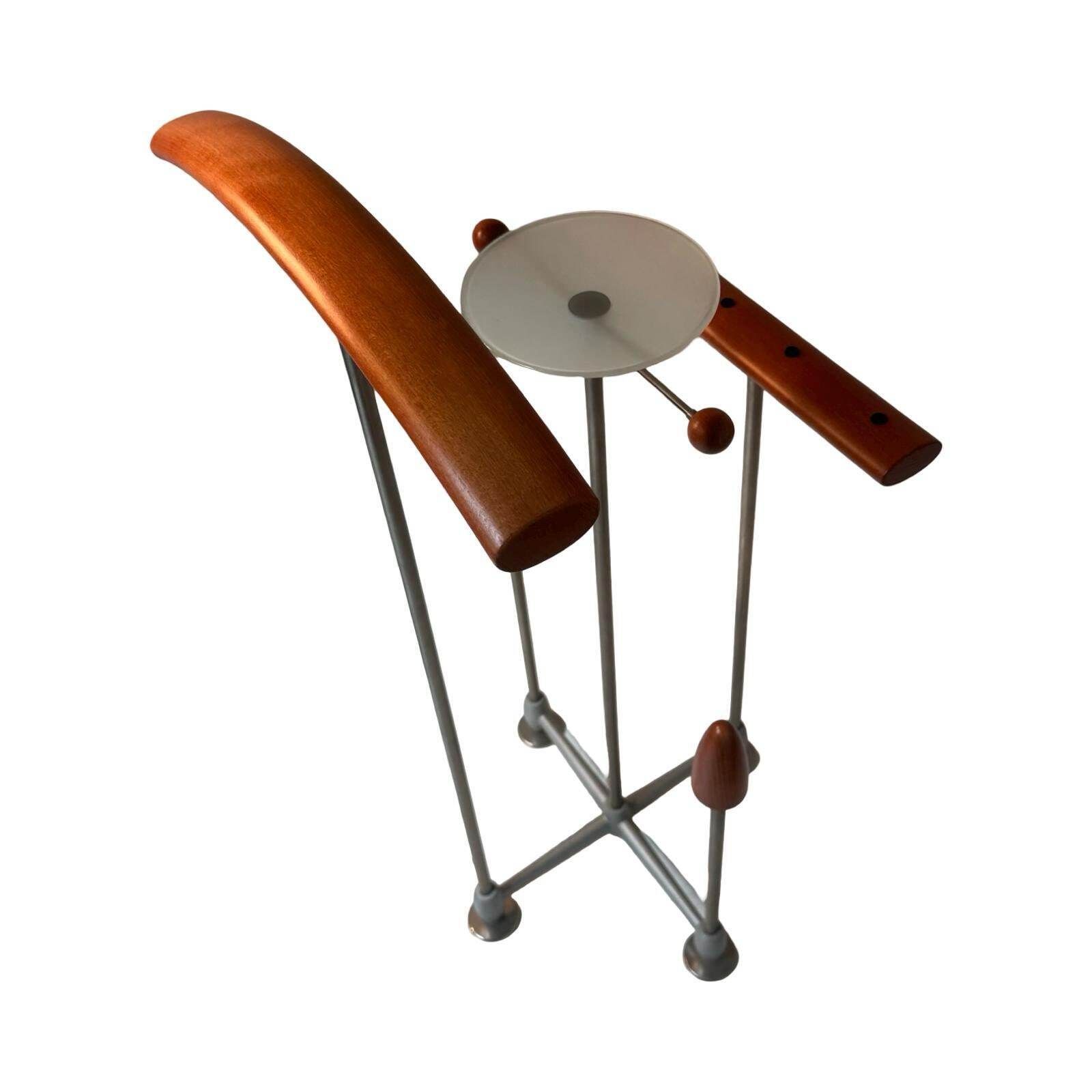 Postmodern Design   Dressboy / Valet Stand   Frans De La Haye voor Auping   Model Auronde   Inclusief glazen plaat. photo for sale