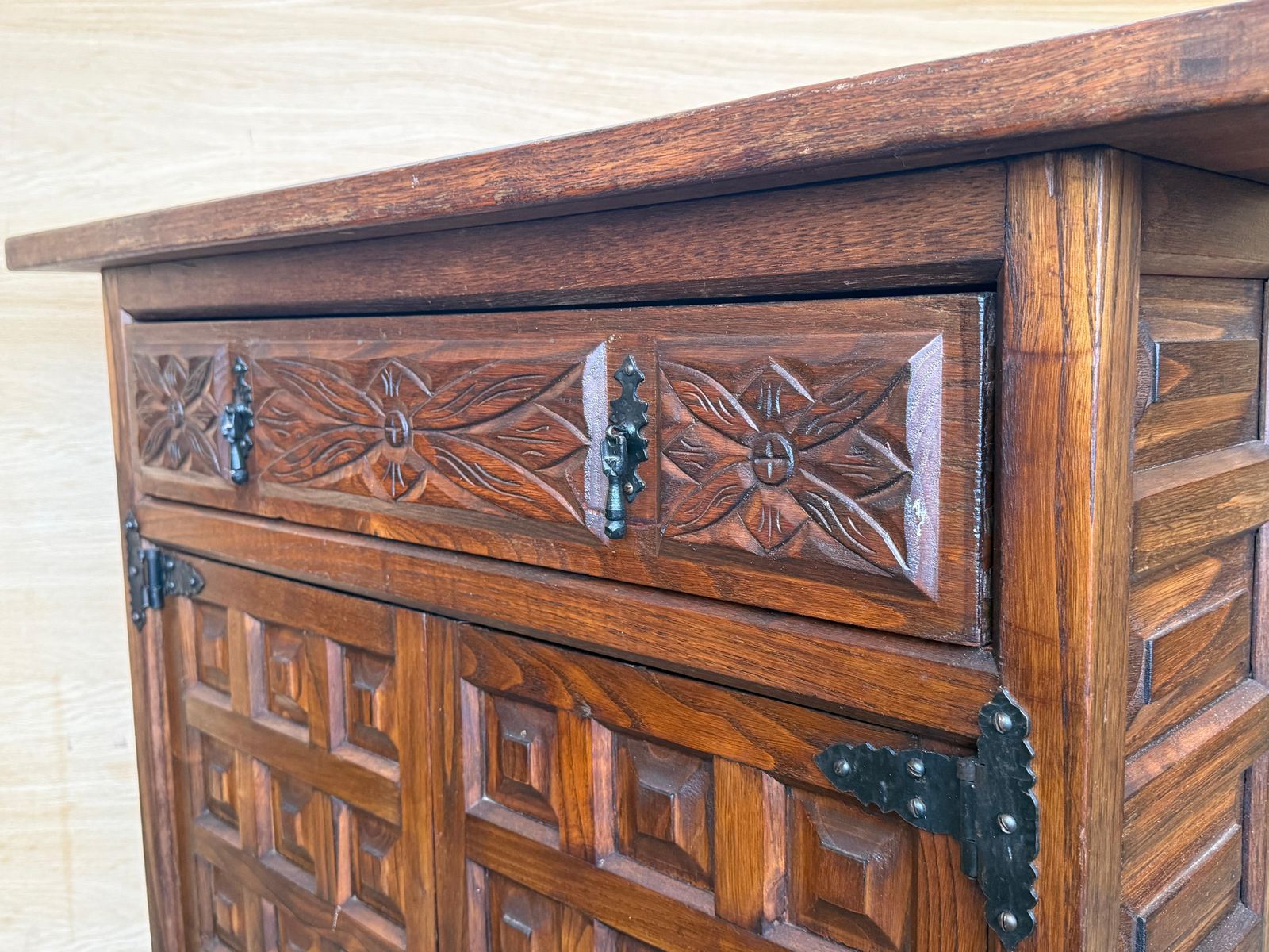 2480.0 Antique Spanish Carved Walnut Cabinet With Drawer And Two Doors photo