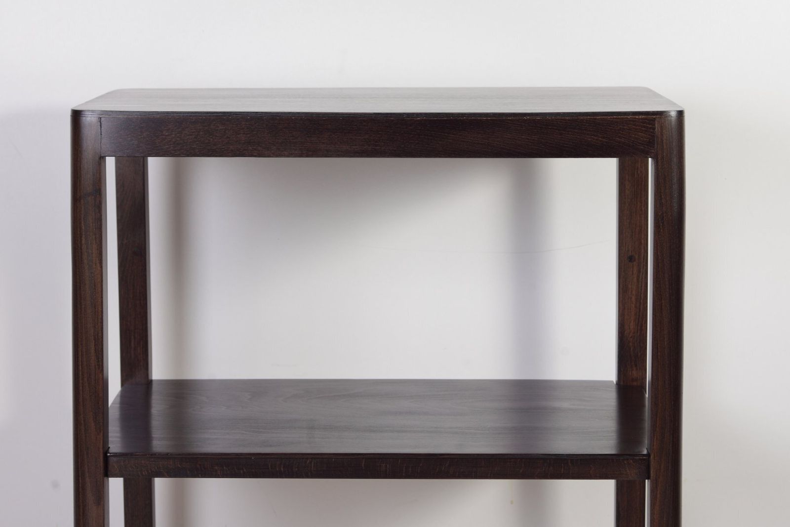Modernistische eiken bijzettafel van Thonet, ca. jaren 1950 photo furniture