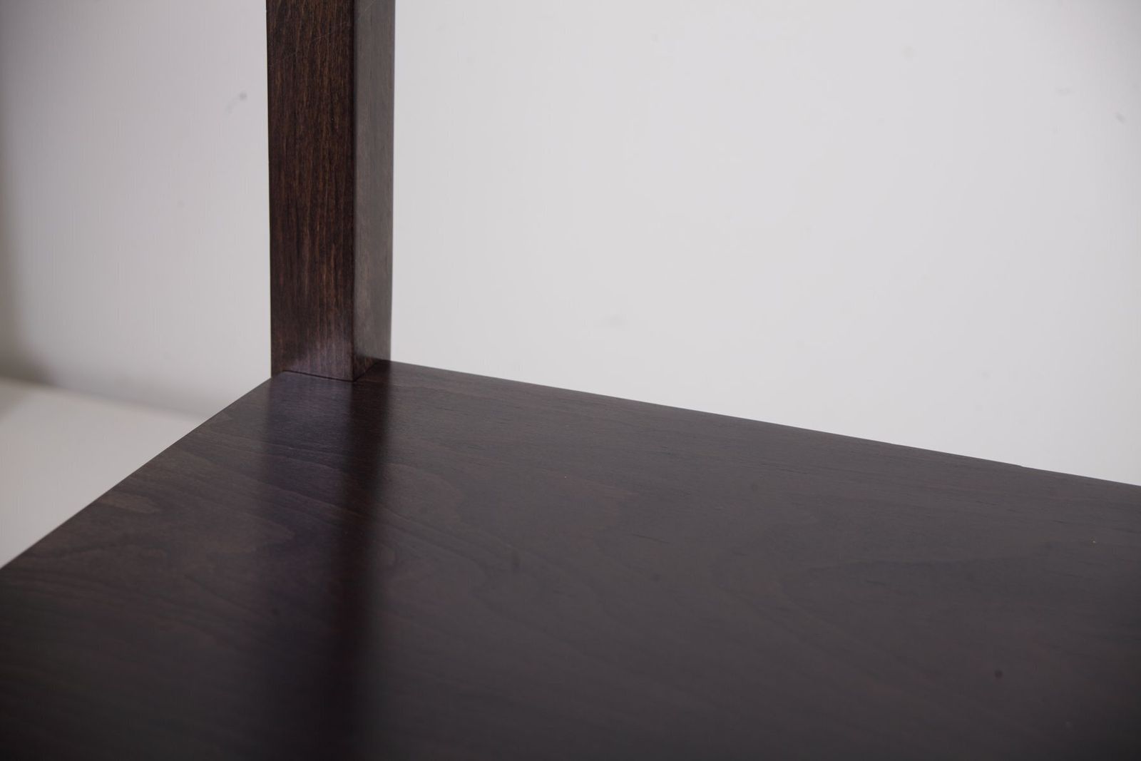 photo furniture Modernistische eiken bijzettafel van Thonet, ca. jaren 1950