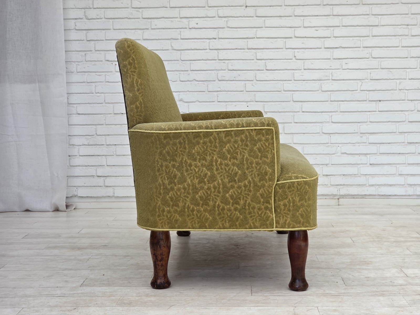 photo furniture Jaren 1950, Deense 2-zitsbank, groene meubelwol.