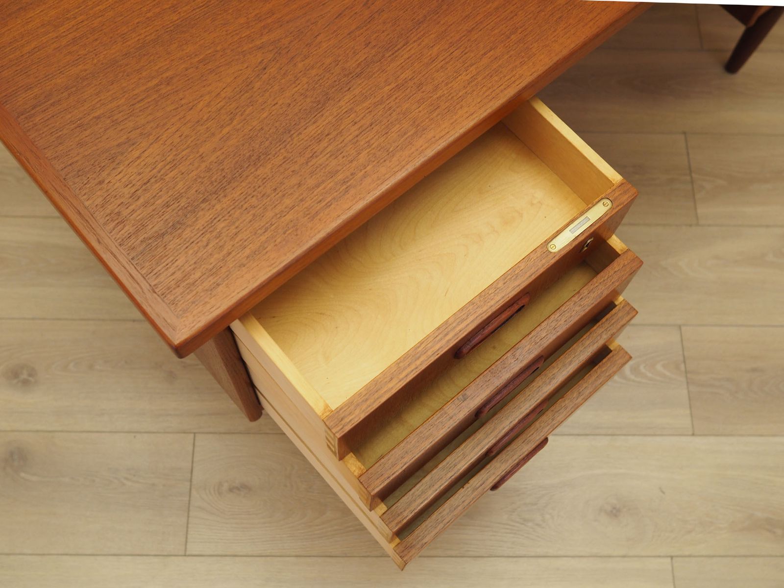 1539.0 Teakhouten bureau, Deens design, jaren 1970, gemaakt in Denemarken photo