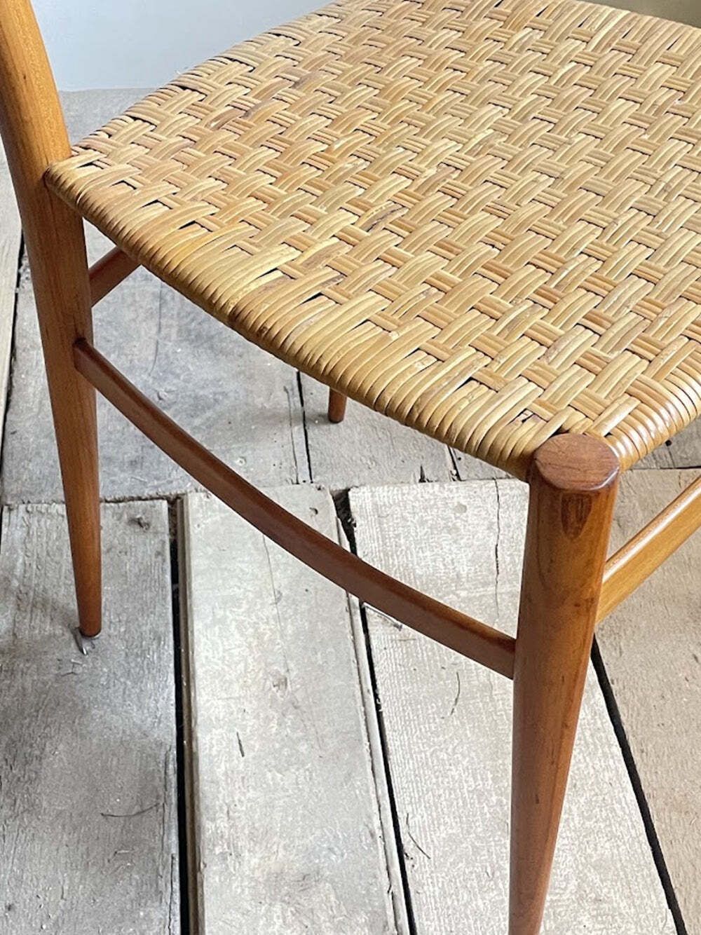 Stel Mid-Century Eetkamerstoelen Met Gevlochten Zitting Door G.B. Marangoni, Italië Jaren 1950 photo vinterior