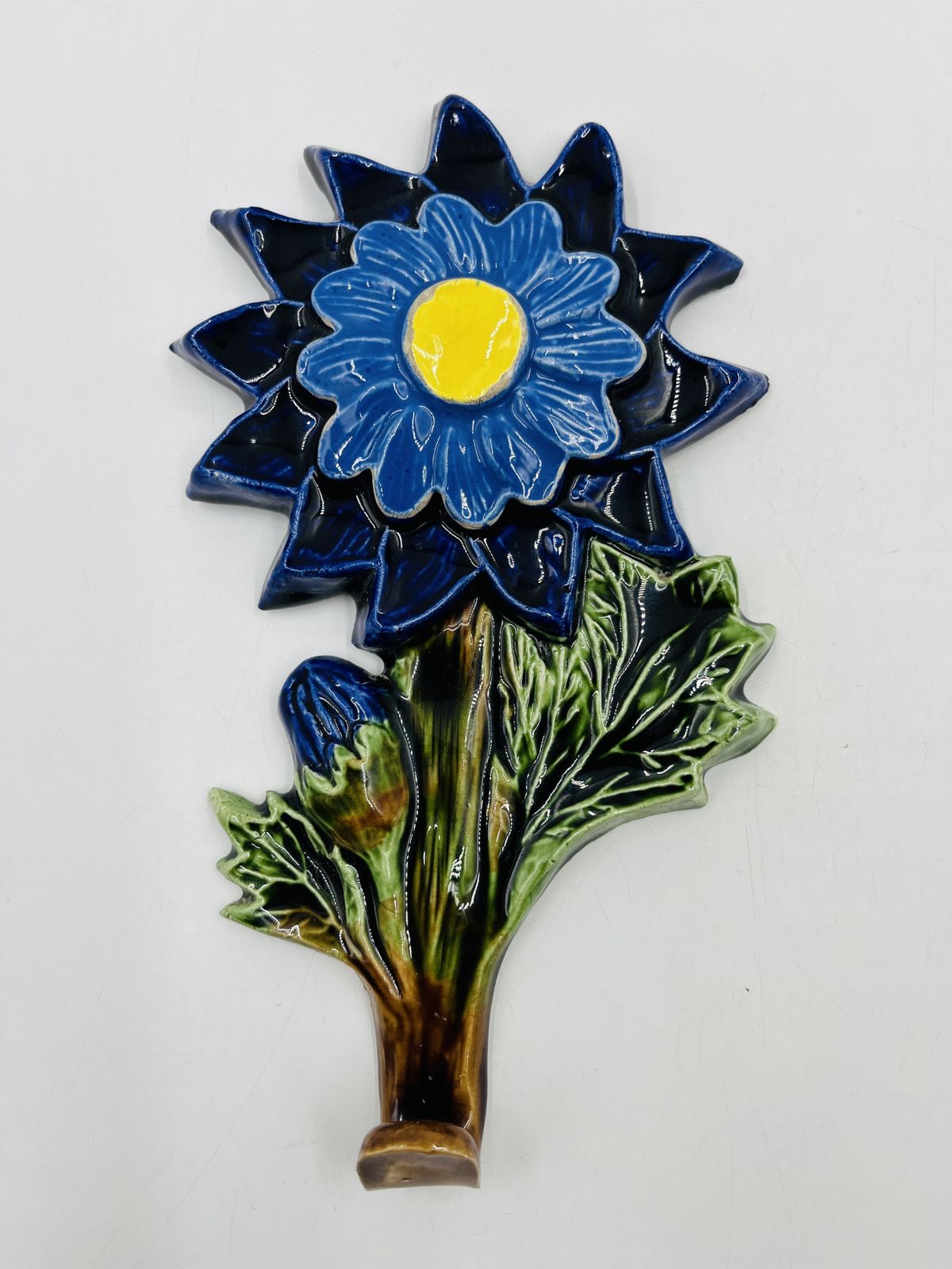 photo furniture Belgische keramische bloemenhaak van André Bayer