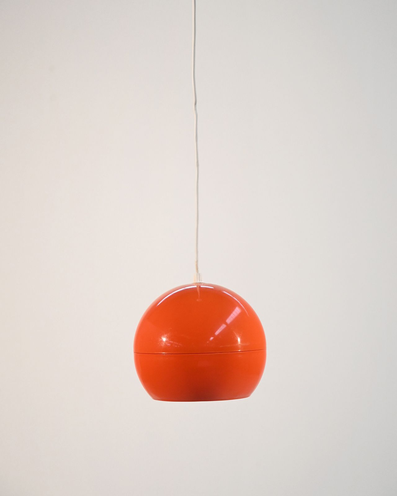 Space Age-stijl plafondlamp in oranje kunststof, jaren 1960 photo 260.0