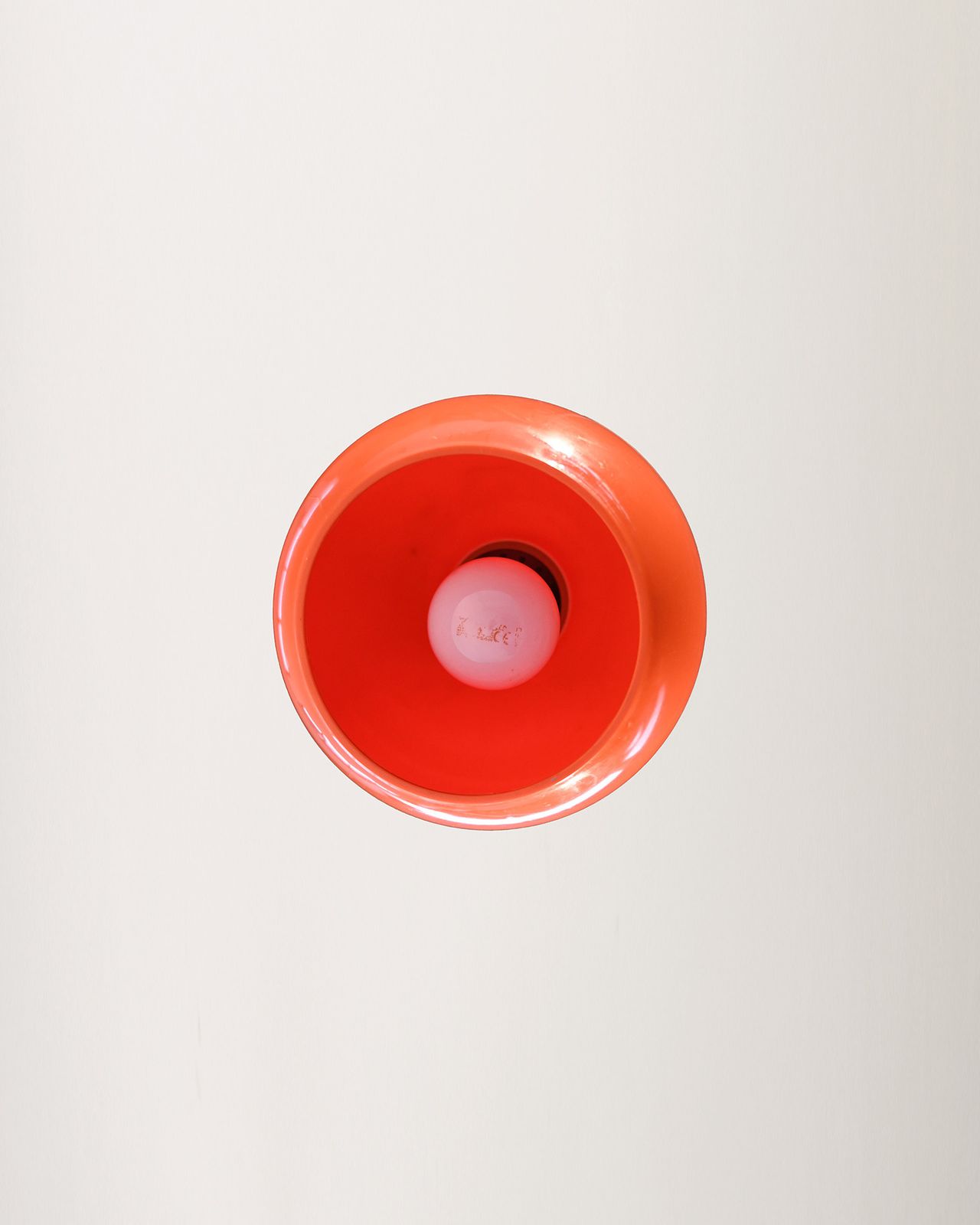 photo for sale Space Age-stijl plafondlamp in oranje kunststof, jaren 1960
