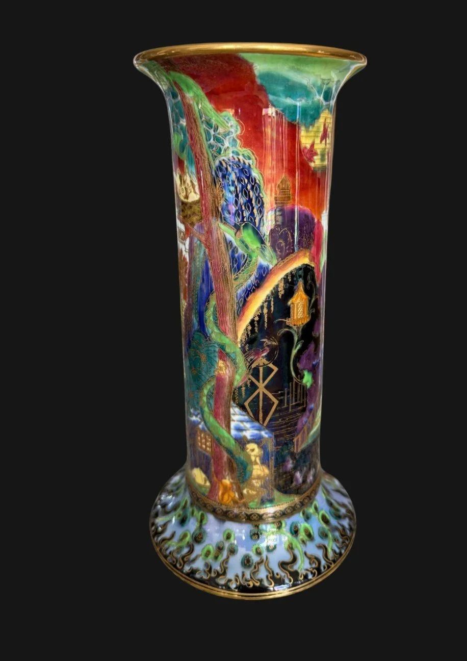 Wedgwood Fairyland Lustre Vase photo Woonaccessoires