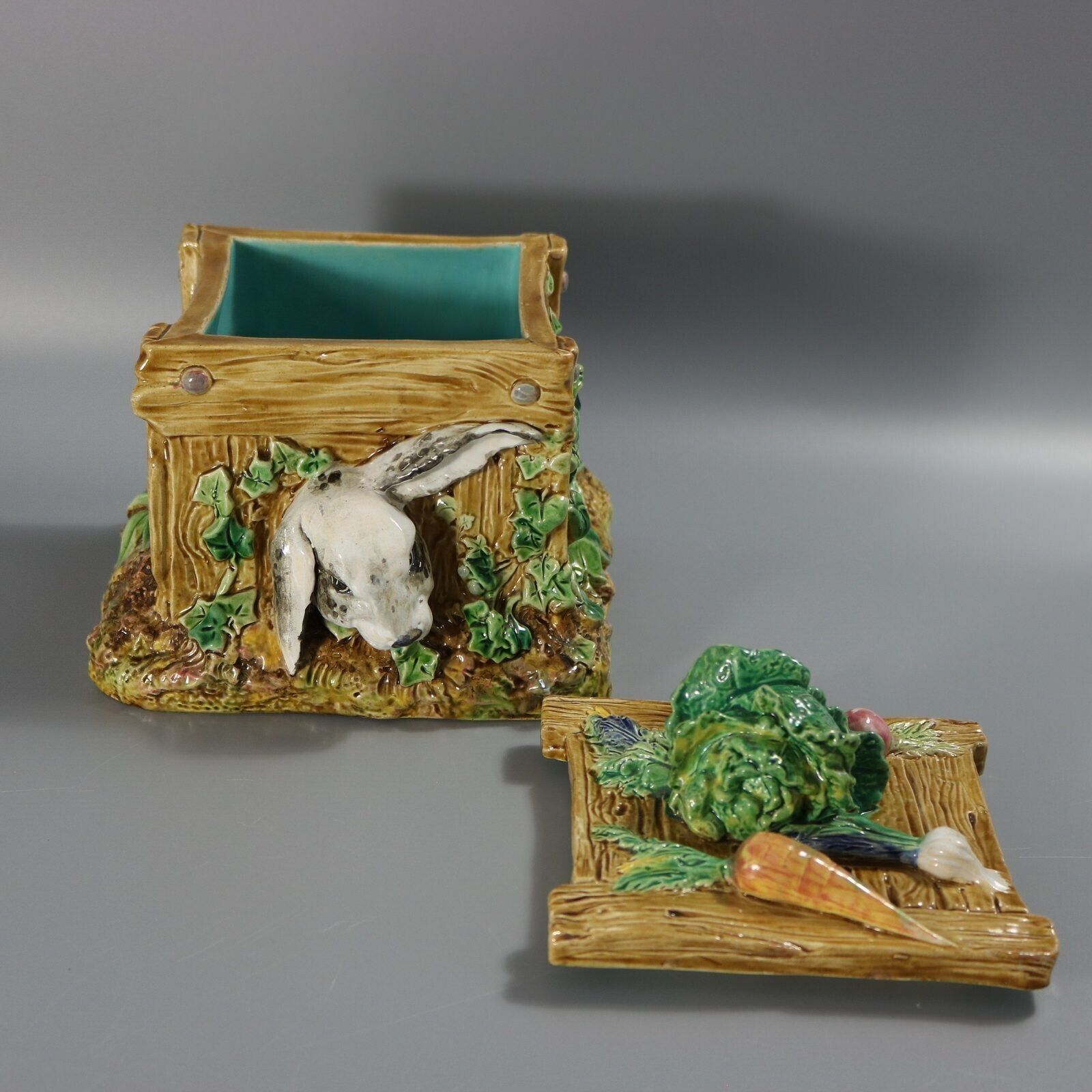 4585.0 Brown Westhead Moore & Co Rabbit Box And Cover photo