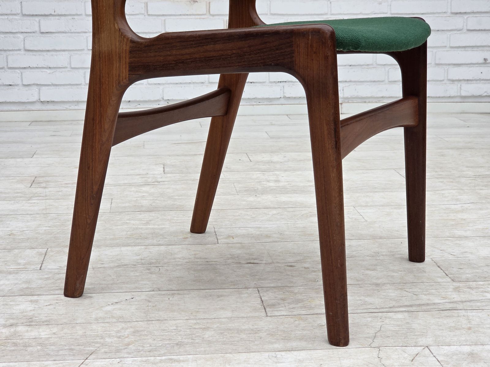 Jaren 1960, Deens design van Erik Buch, set van 4 eetkamerstoelen, model 89. photo 1250.0