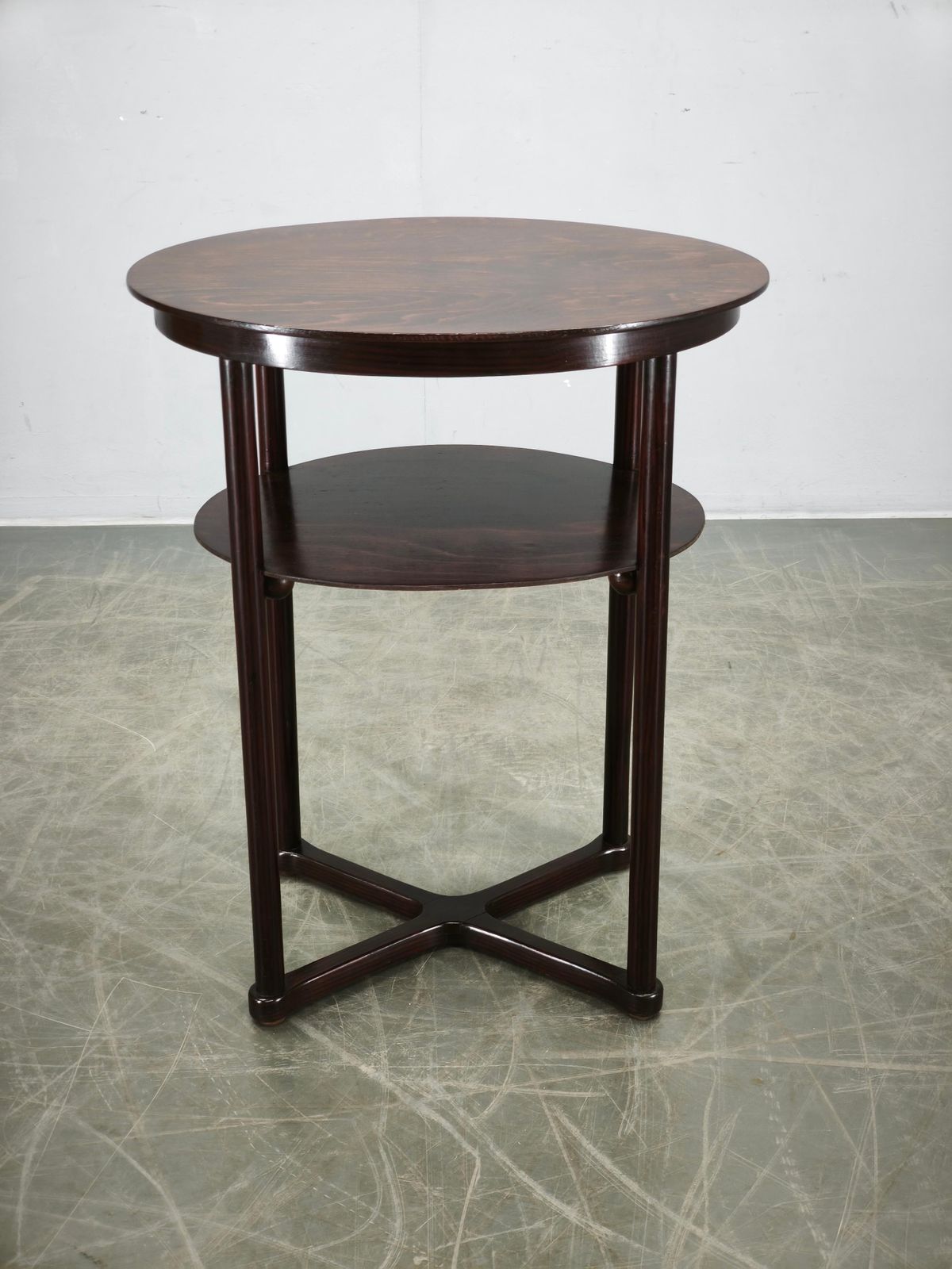 Josef Hoffmann Ovale Tafel voor Jacob & Josef Kohn, Wenen, ca. 1900 photo furniture