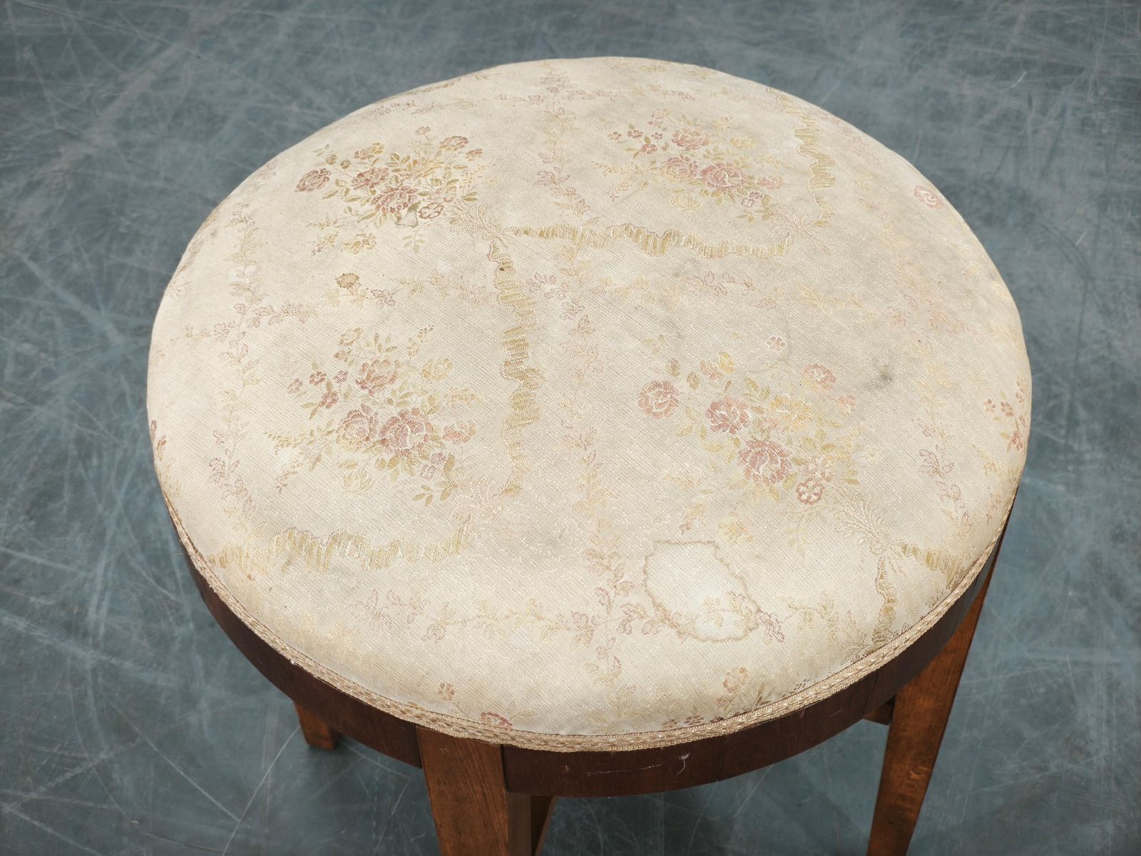 photo furniture Paar Art Deco krukken van walnoot en beuk, Tsjecho-Slowakije, jaren 1930