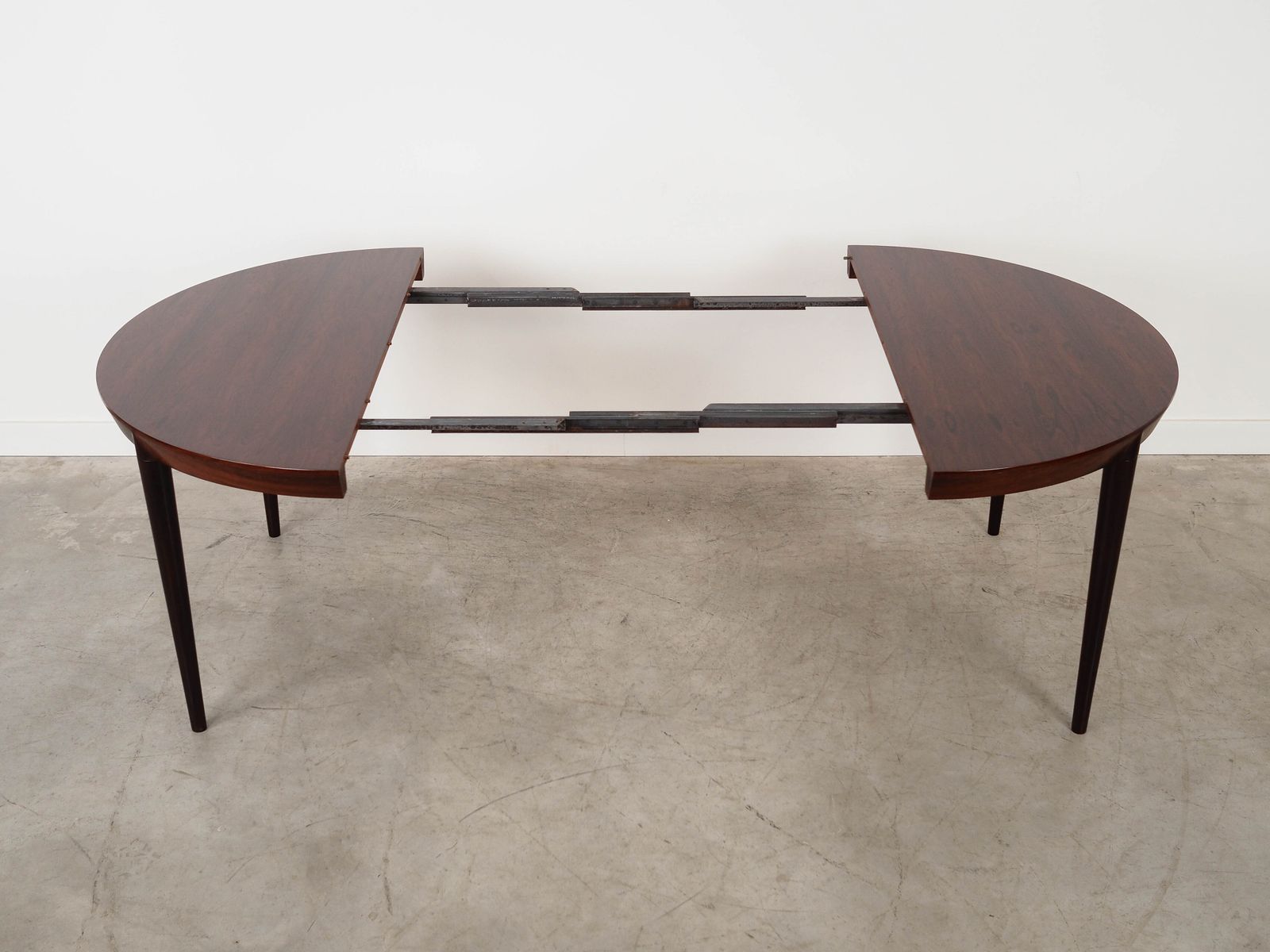 photo for sale Ronde Vintage Tafel, Deens Design, jaren 1960, ontwerper: Severin Hansen