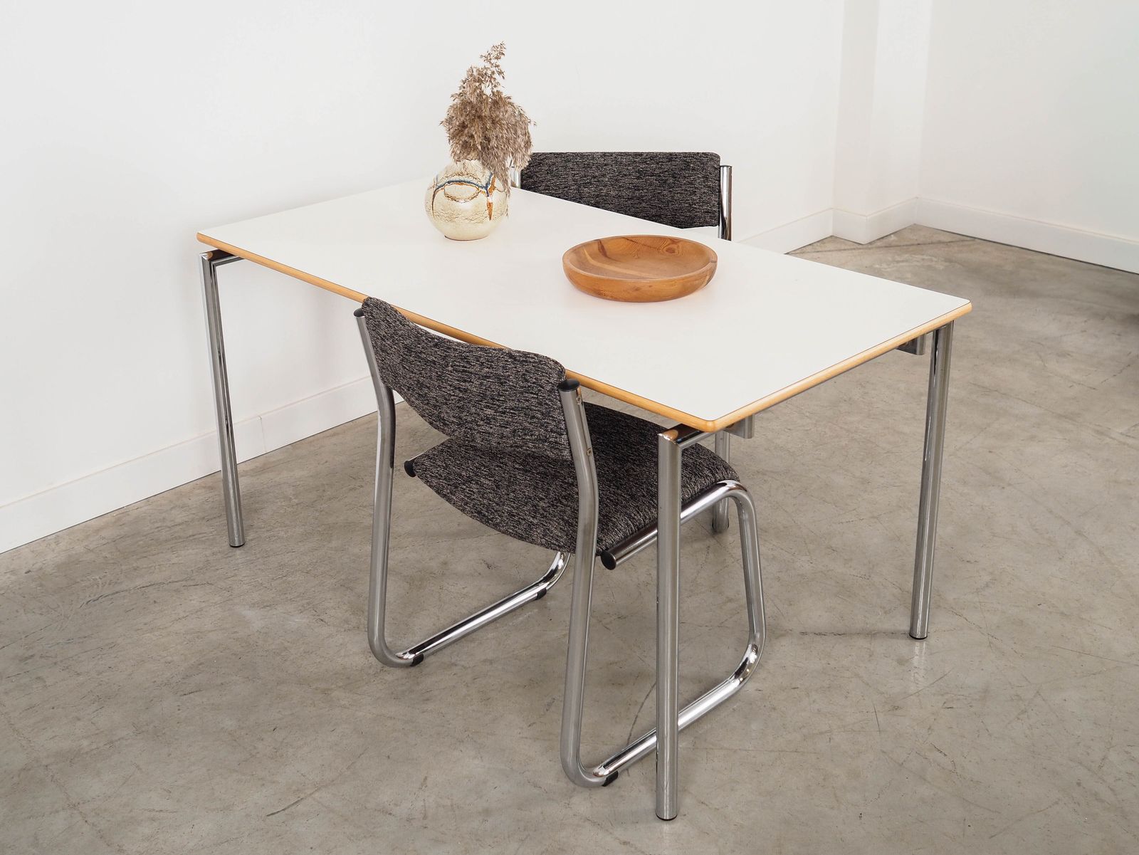 Gelamineerde tafel, Deens design, 2000, geproduceerd door Randers Møbelfabrik photo furniture