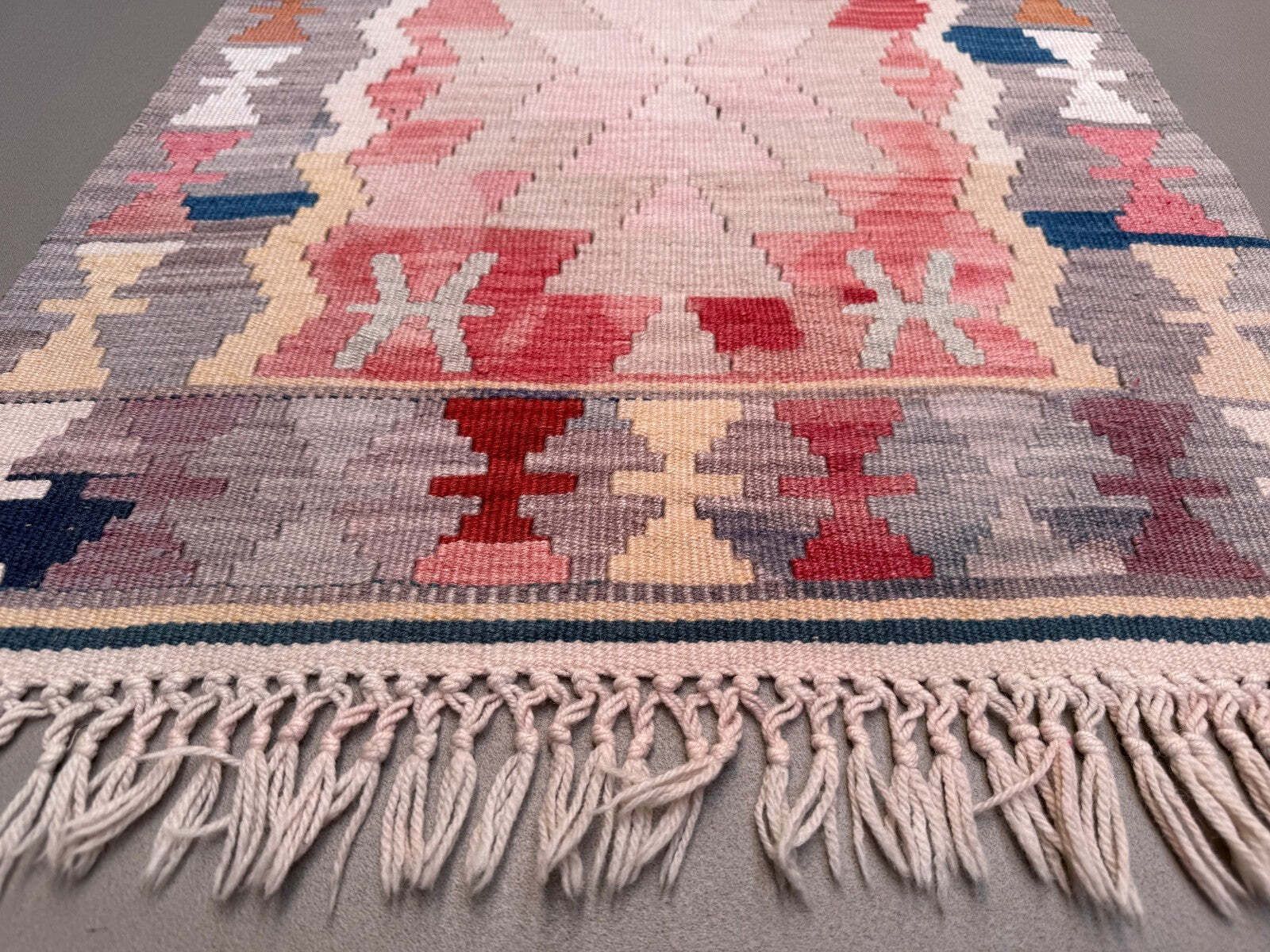 Vintage Turkse Mini Kilim 62x97 cm Wol Klein Kelim Loper, Shabby Chic 2565 photo for sale