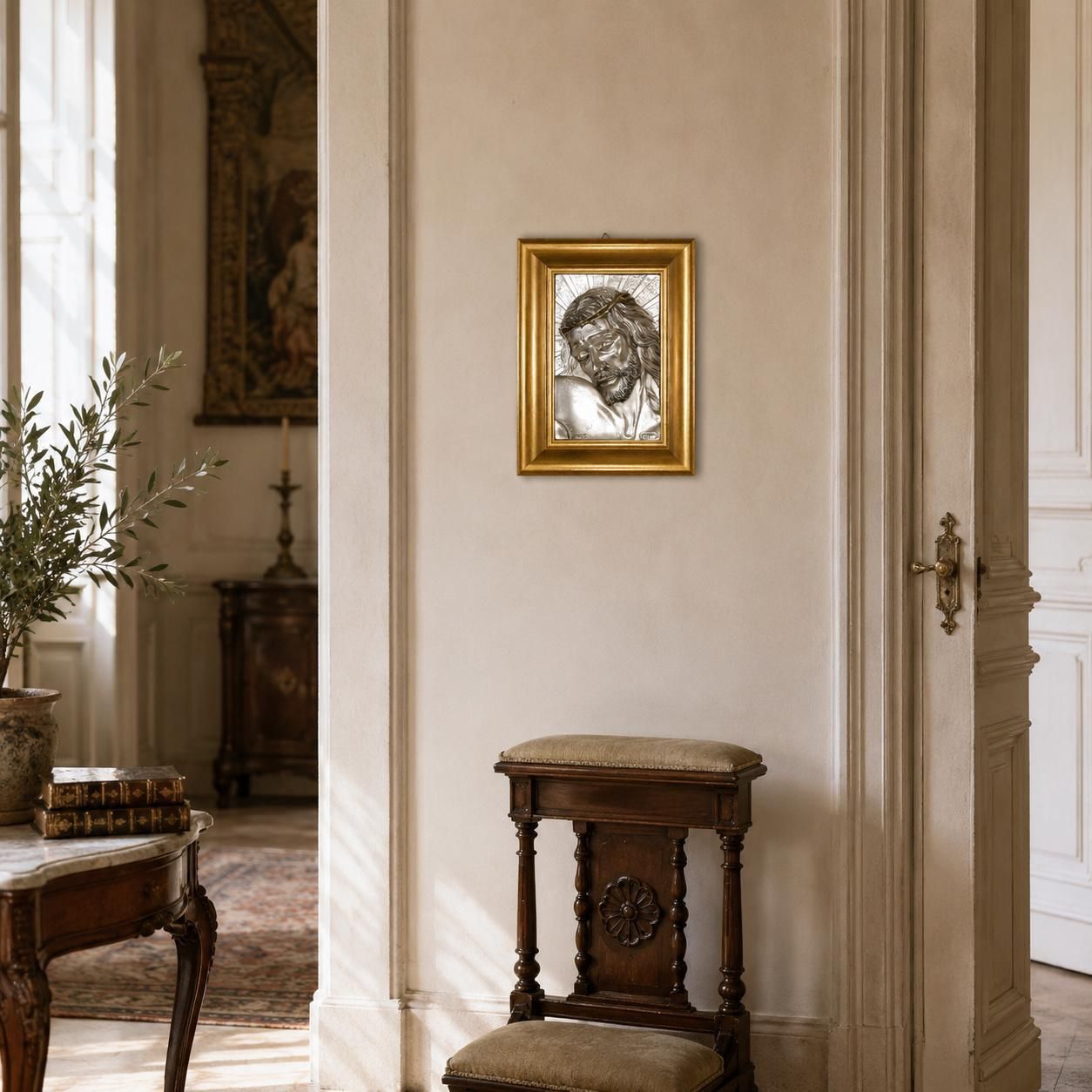 Italiaans Florentijns bas-reliëf uit de jaren 1970, verzilverd met 925 zilver, Christus in een verguld houten lijst photo buy