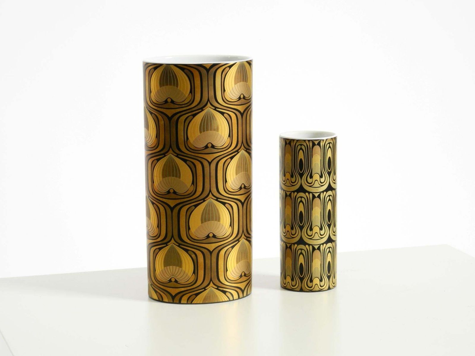 Deux vases en porcelaine années 1970 par Björn Wiinblad pour Rosenthal Studio Linie photo furniture