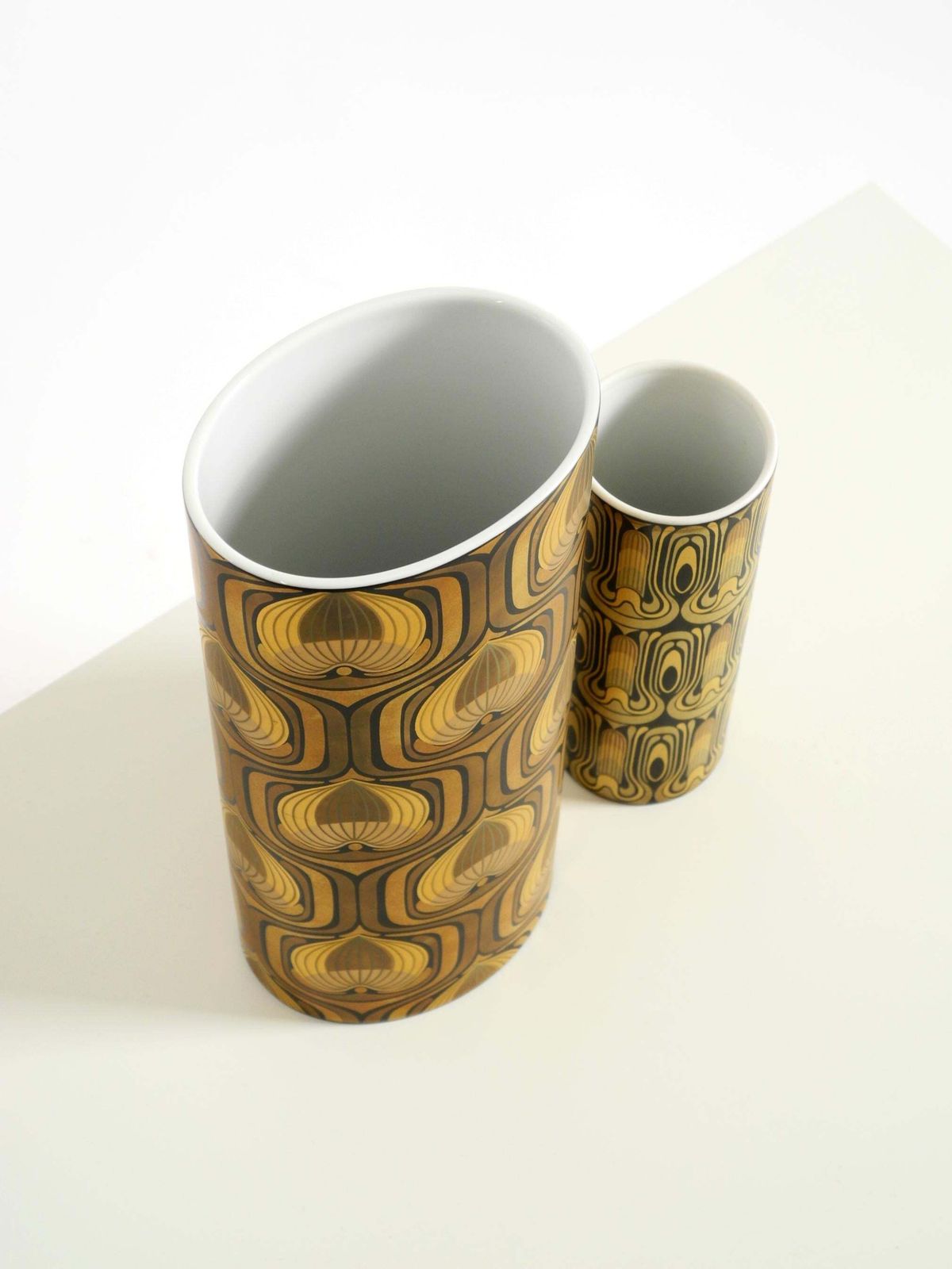 photo vinterior Two Beautiful 1970s Porcelain Vases By Björn Wiinblad For Rosenthal Studio Linie