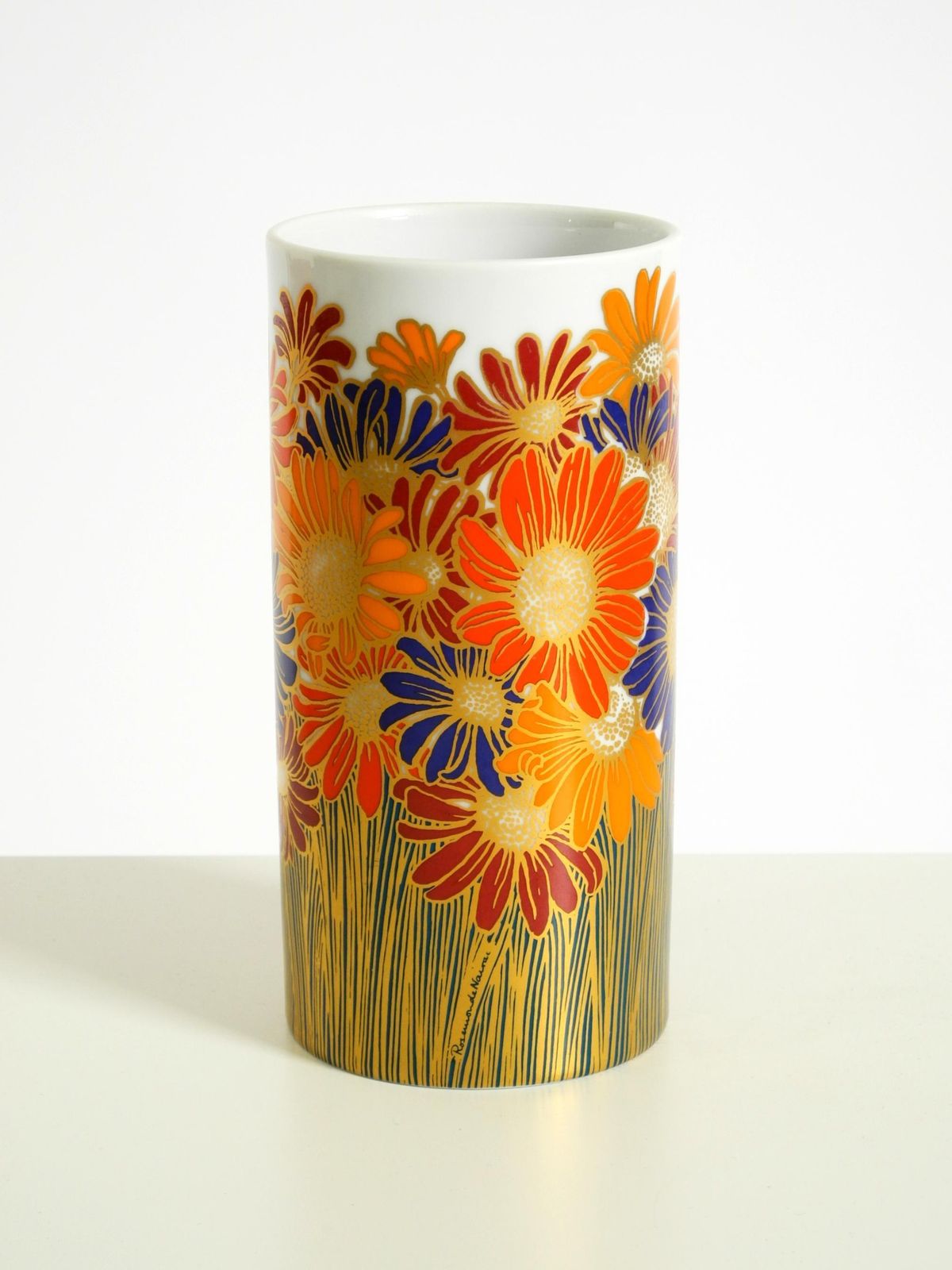photo for sale Porseleinen vaas uit de jaren 1980 van Rosamonde Nairac voor Rosenthal Studio Linie