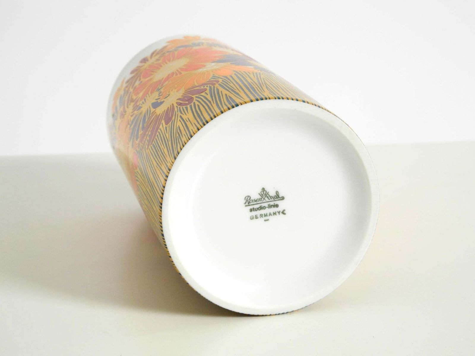photo buy Porseleinen vaas uit de jaren 1980 van Rosamonde Nairac voor Rosenthal Studio Linie
