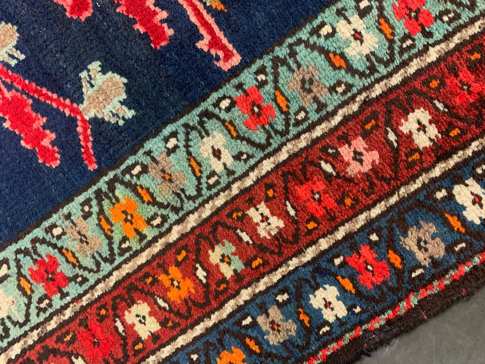 photo furniture Tapis de couloir d'époque, fait main, laine tribale orientale traditionnelle