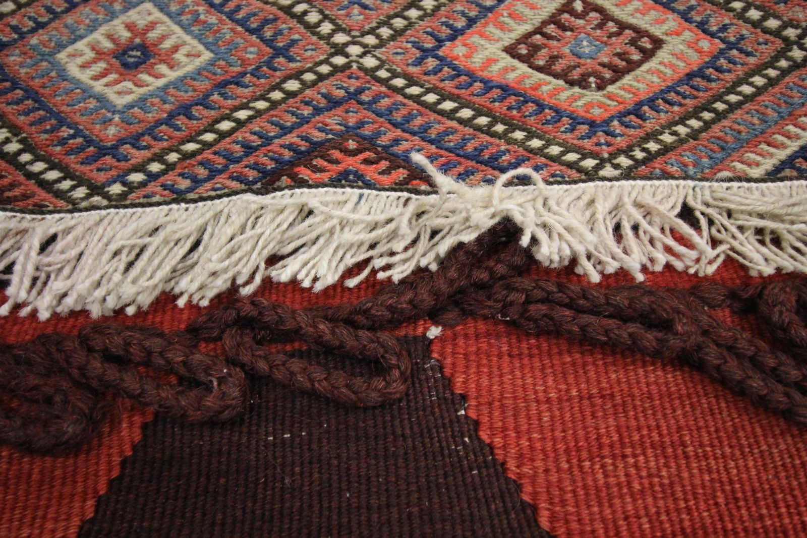 Antiek zadeltasje, traditioneel geometrisch handgeweven oosters wollen tribaal textiel photo 1478.0