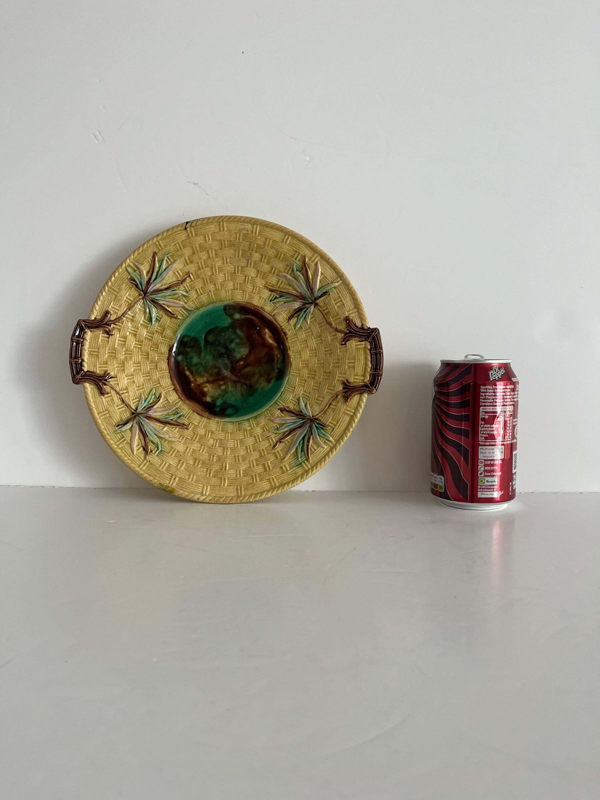 photo buy Majolica sandwichschaal of serveerschaal, mogelijk Minton of George Jones, ca. 1860
