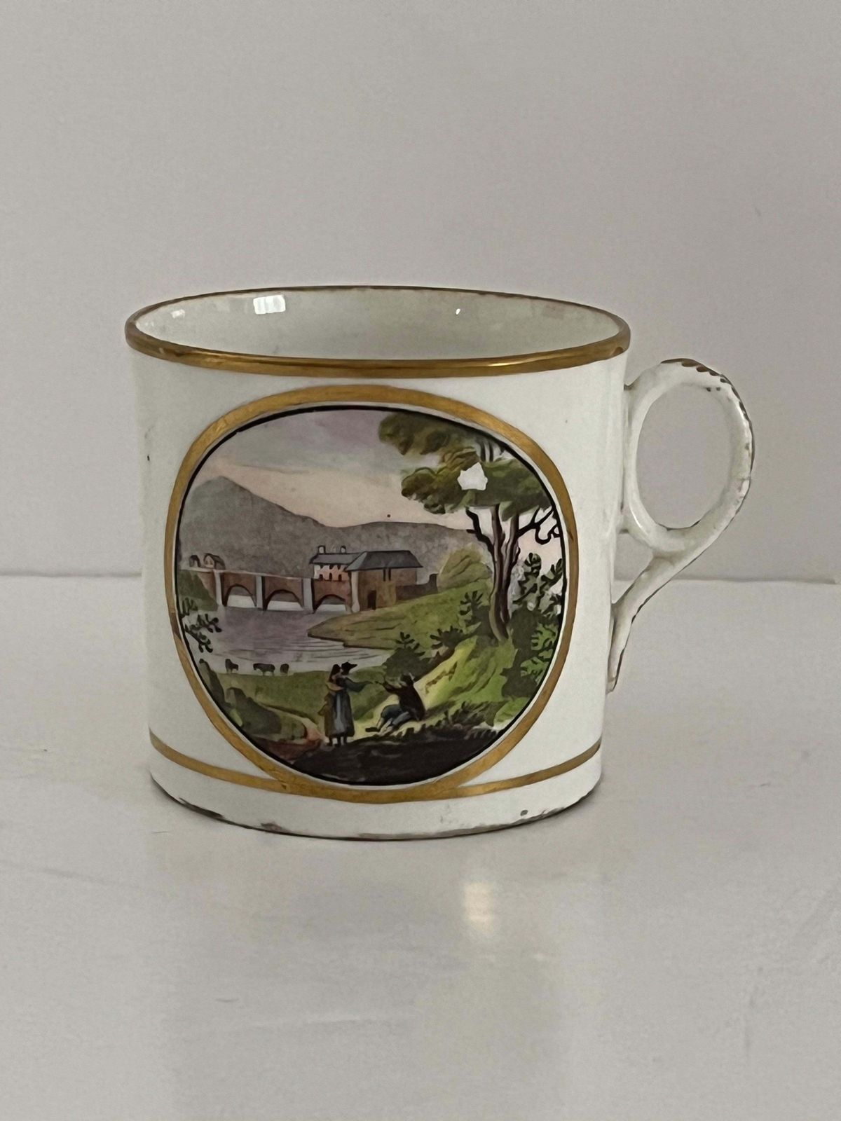 Newhall Porcelain koffiekopje, Llangollen Bridge over the River Dee. Ca. 1805 photo furniture