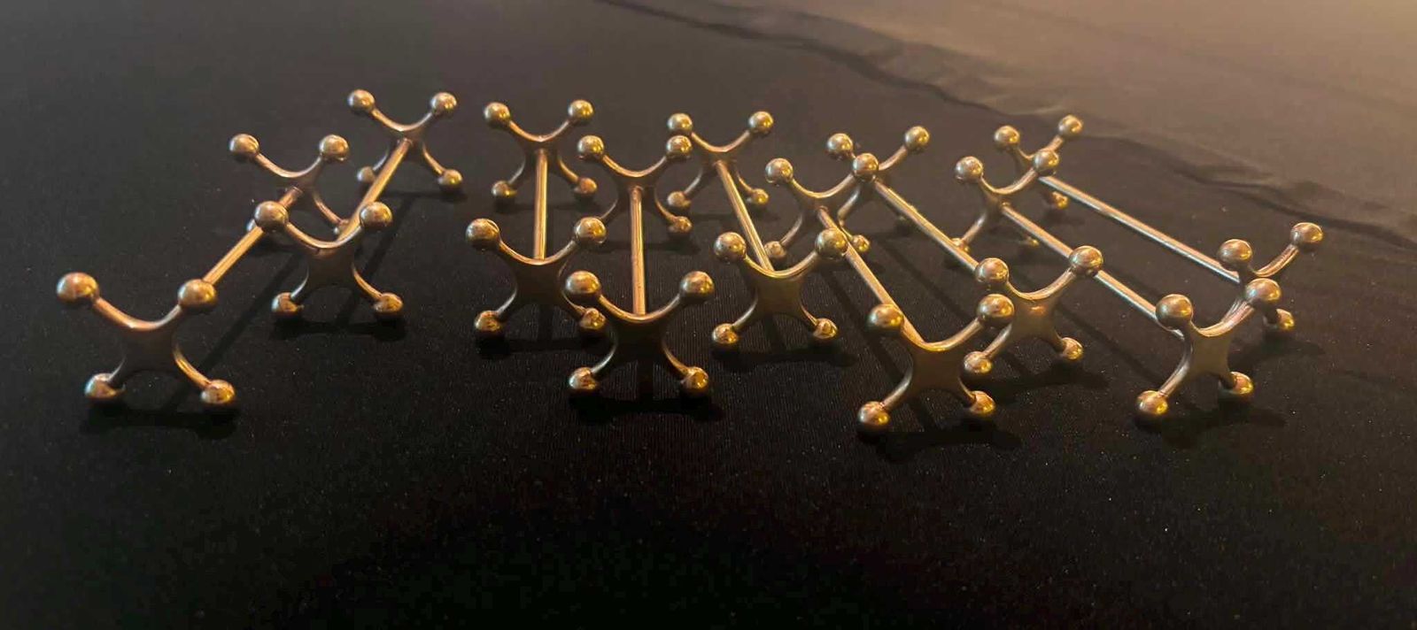 Set van 9 Franse verzilverde messenleggers van Orfèvrerie Frion Parijs – Art Deco jack-vorm, Métal Blanc, antiek tafelgerei photo vinterior