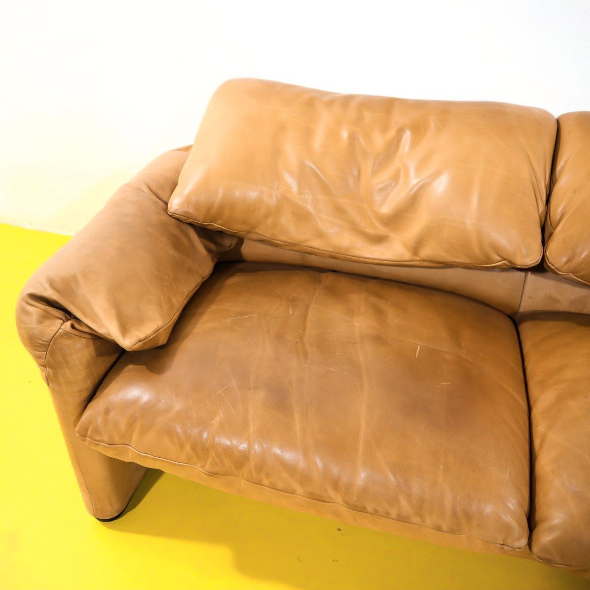 Maralunga zitset door Vico Magistretti voor Cassina, jaren 1970, tan leer – twee banken en een fauteuil photo Meubels
